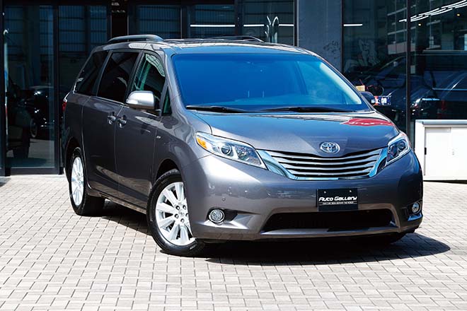 2017 TOYOTA SIENNA LIMITED