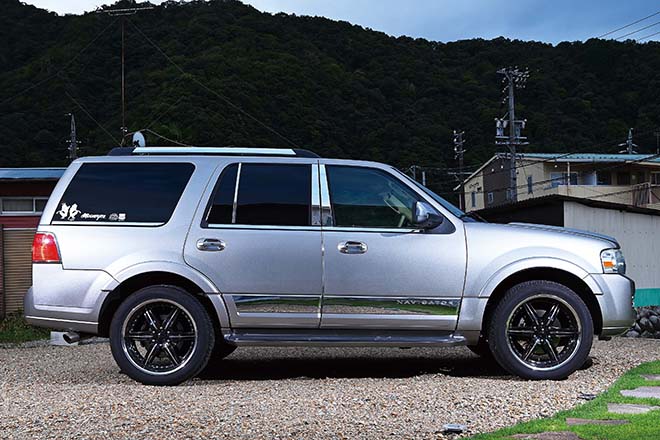 LINCOLN NAVIGATOR