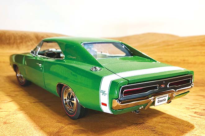 1/18 AMERICAN MUSCLE AUTHENTICS 1969 DODGE CHARGER R/T