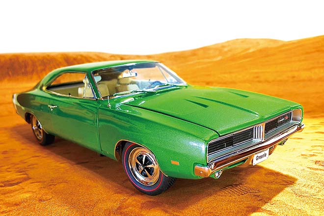 1/18 AMERICAN MUSCLE AUTHENTICS 1969 DODGE CHARGER R/T