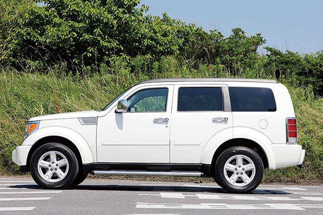 2007y DODGE NITRO