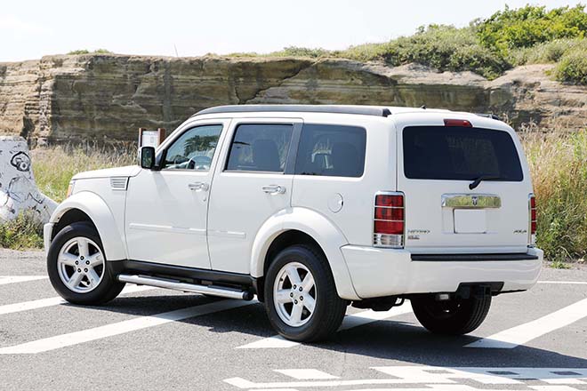 2007y DODGE NITRO